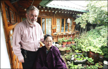 David & Jade Kilburn at home in Gahoe-dong 31-79